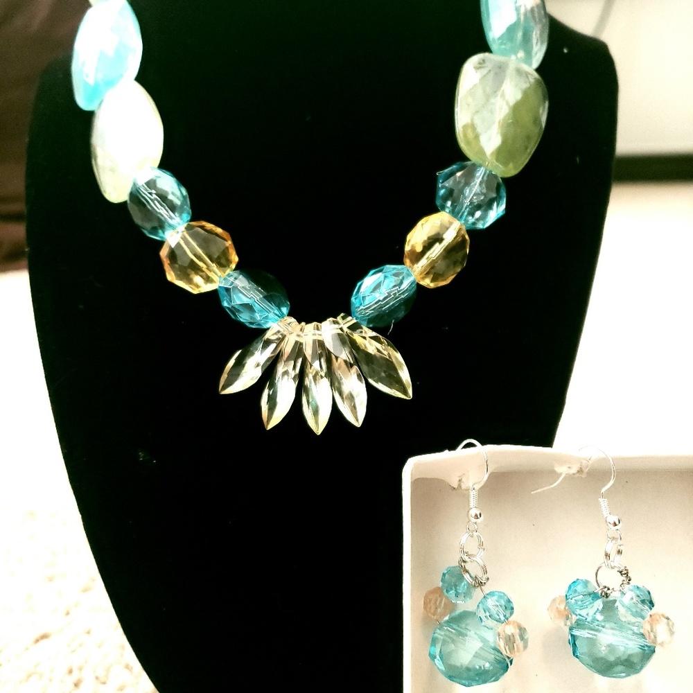 Faux Emerald Necklace and Earrings set